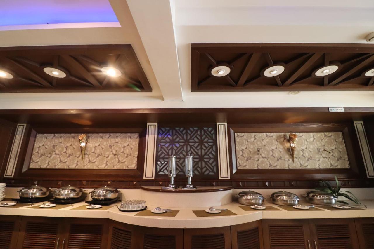 Crestmont Ashapurna Jaipur, Banipark Hotel Bagian luar foto