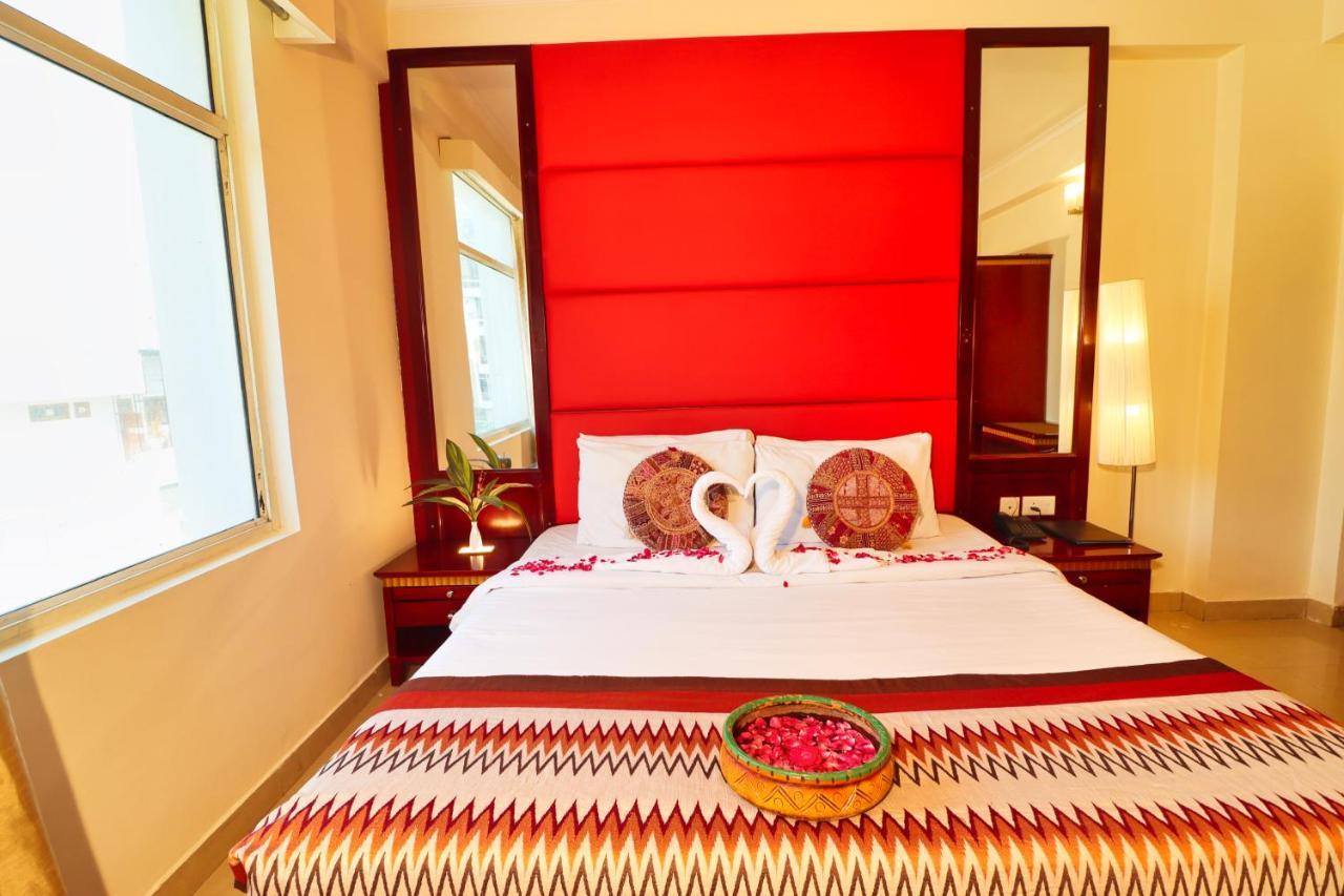 Crestmont Ashapurna Jaipur, Banipark Hotel Bagian luar foto