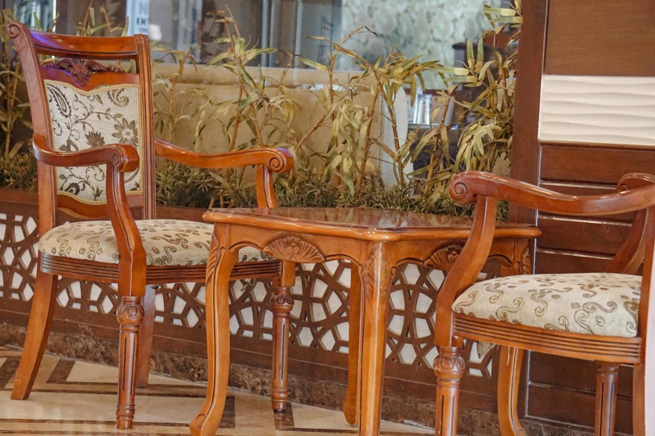 Crestmont Ashapurna Jaipur, Banipark Hotel Bagian luar foto