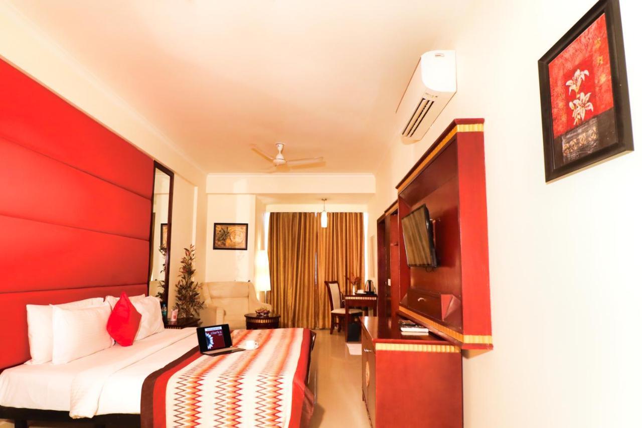 Crestmont Ashapurna Jaipur, Banipark Hotel Bagian luar foto