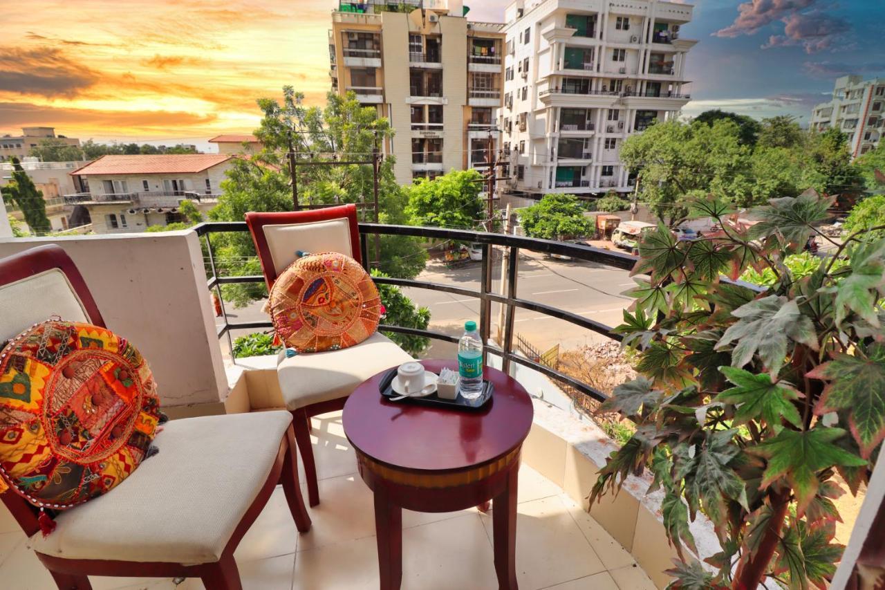 Crestmont Ashapurna Jaipur, Banipark Hotel Bagian luar foto