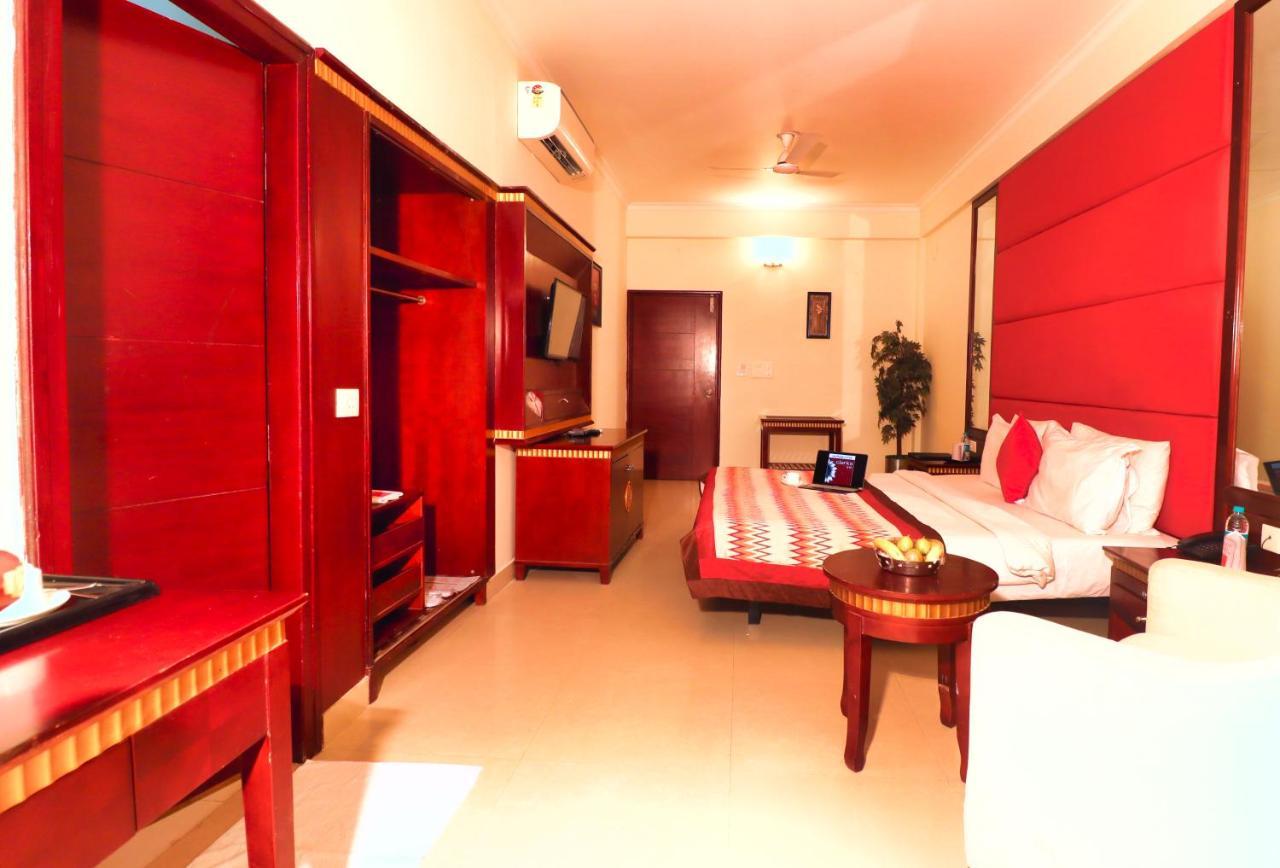Crestmont Ashapurna Jaipur, Banipark Hotel Bagian luar foto