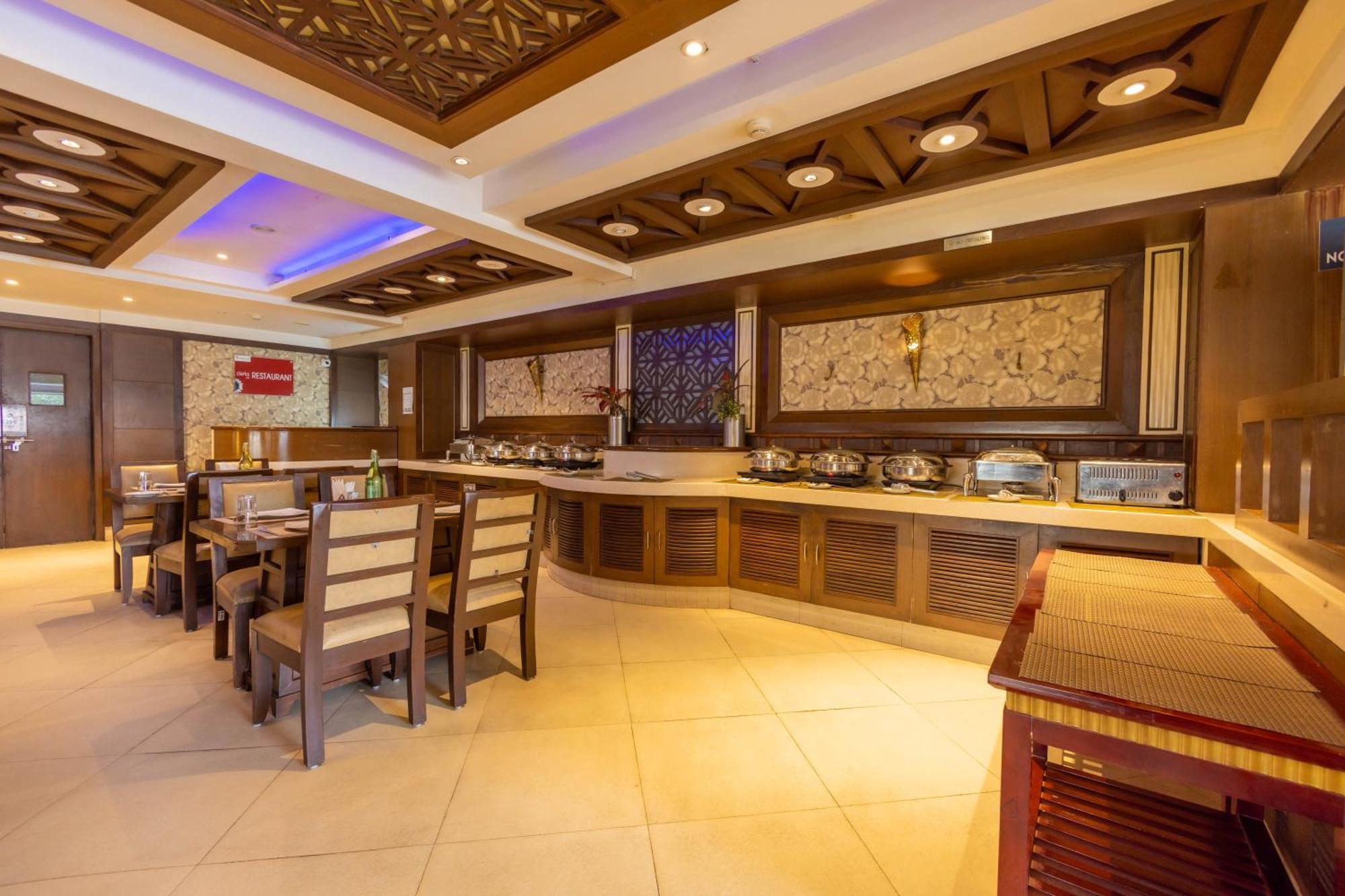 Crestmont Ashapurna Jaipur, Banipark Hotel Bagian luar foto