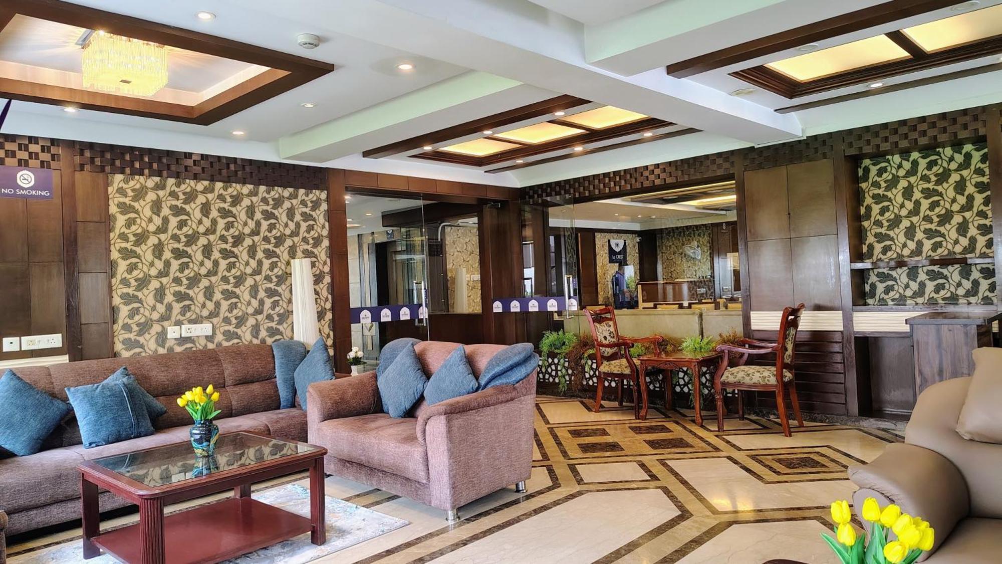 Crestmont Ashapurna Jaipur, Banipark Hotel Bagian luar foto