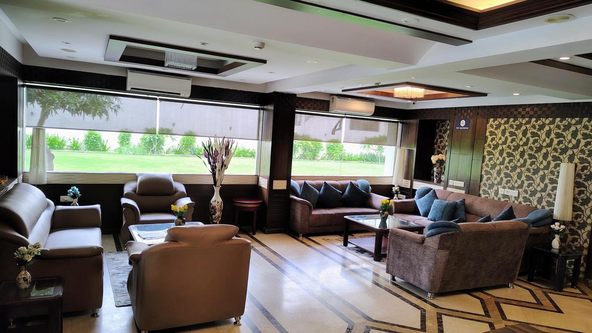 Crestmont Ashapurna Jaipur, Banipark Hotel Bagian luar foto