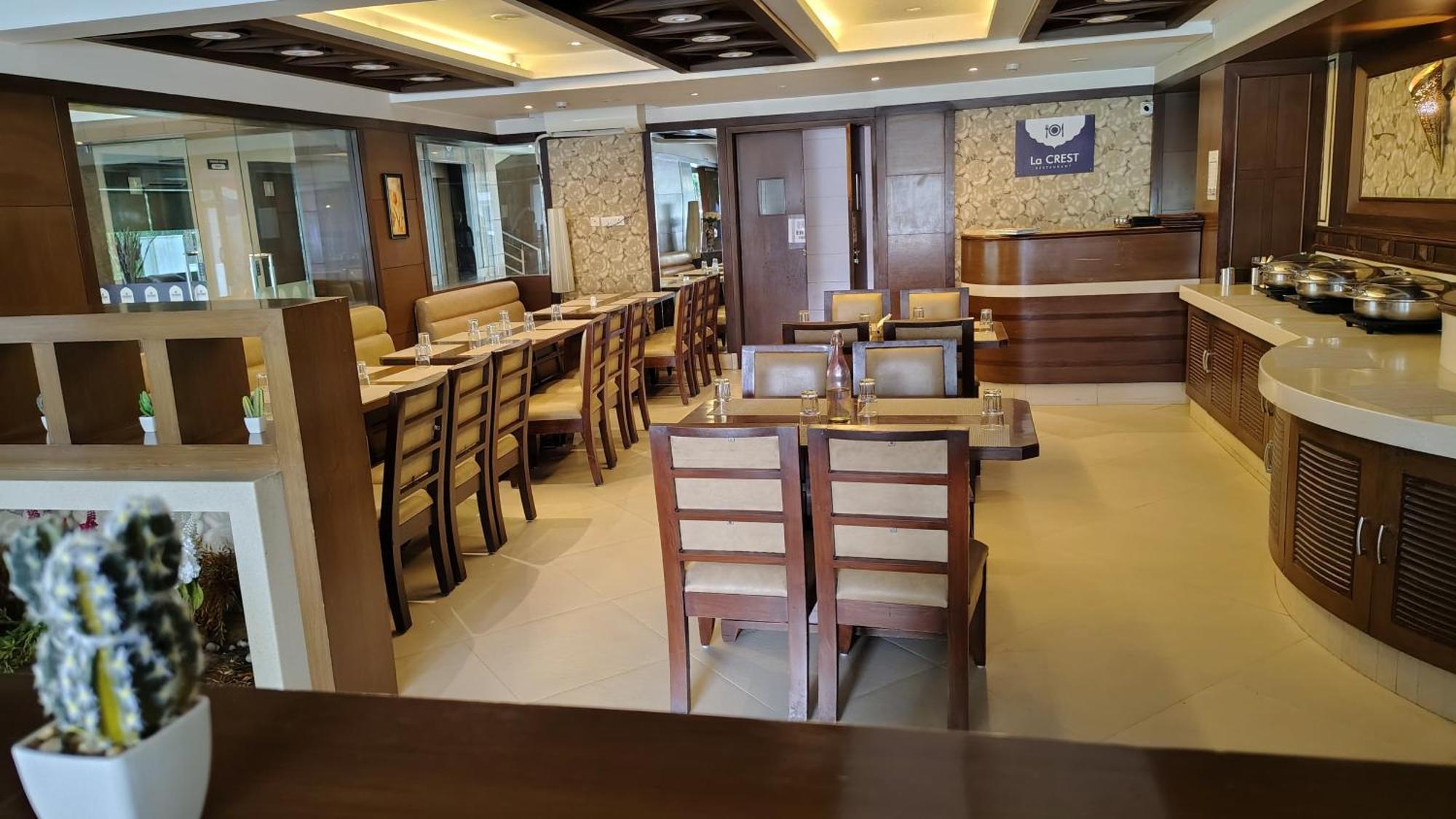 Crestmont Ashapurna Jaipur, Banipark Hotel Bagian luar foto