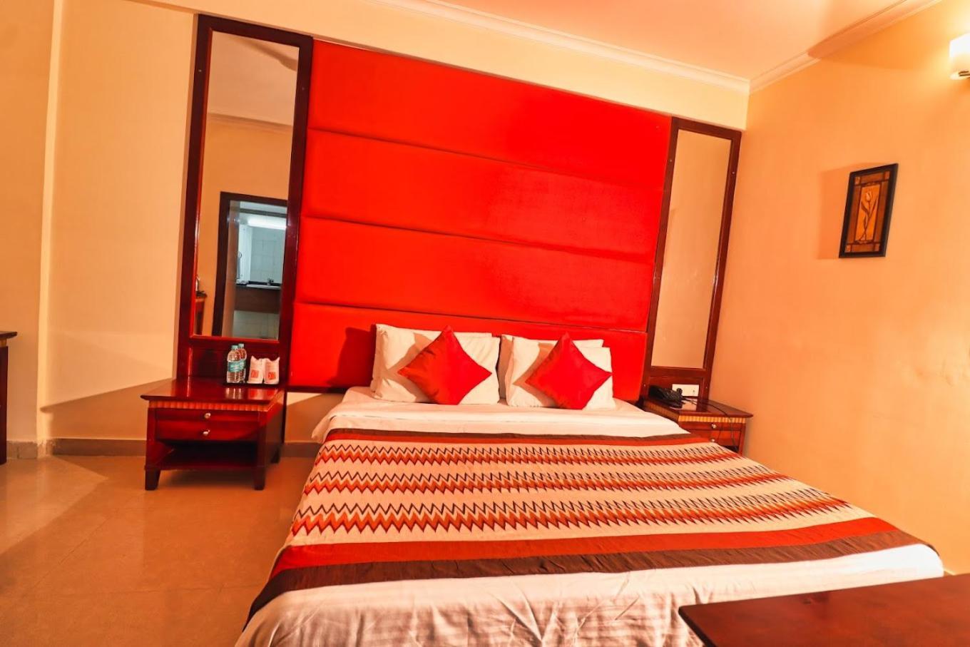 Crestmont Ashapurna Jaipur, Banipark Hotel Bagian luar foto